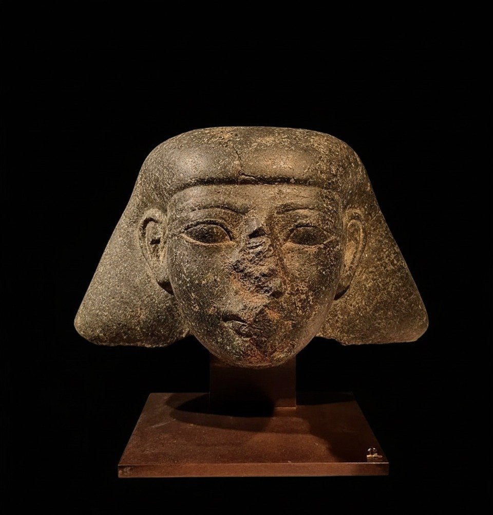 Netherlands Returns Eighteenth Dynasty Egyptian Statue to Egypt